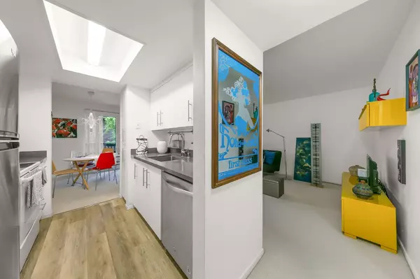 Sacramento, CA 95825,2424 Larkspur LN #216