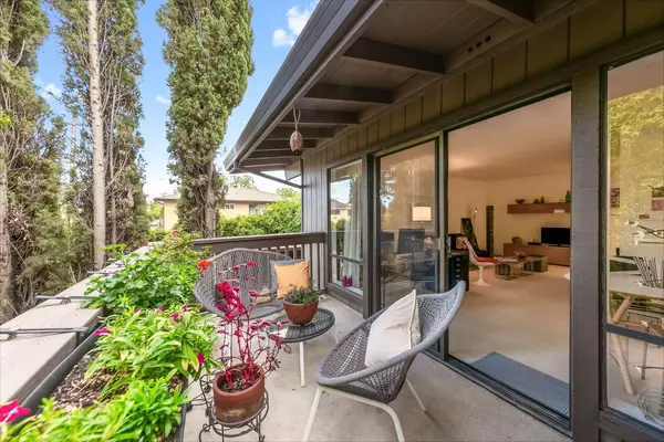 Sacramento, CA 95825,2424 Larkspur Lane #216