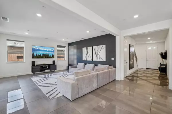 Roseville, CA 95747,4113 Swing WAY