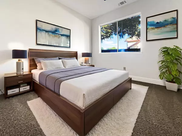 Sacramento, CA 95829,8977 Carlisle AVE