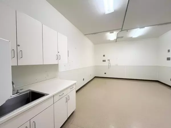 Roseville, CA 95661,300 Conroy LN #300