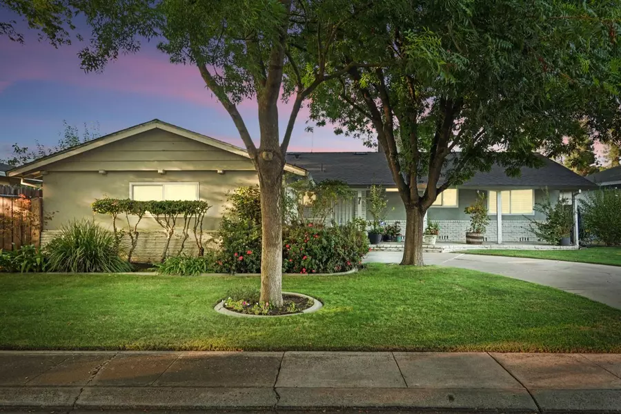 7 W Loretta AVE, Stockton, CA 95207