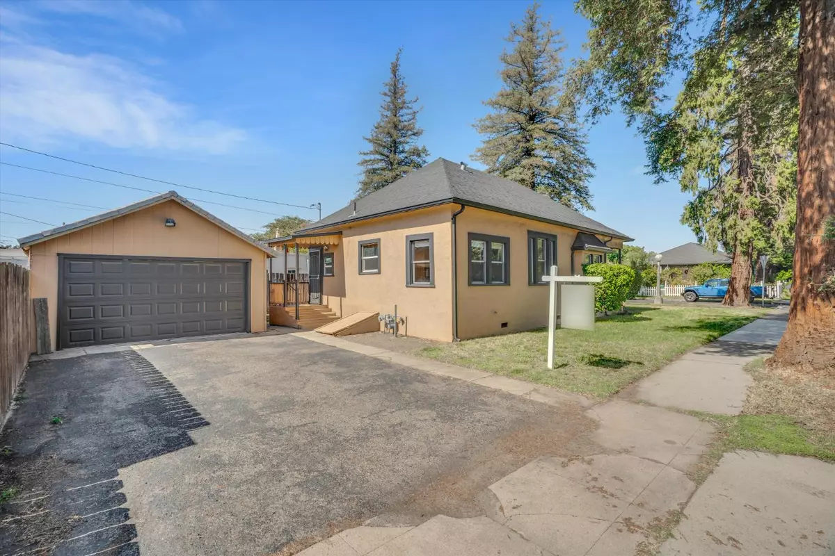 Lodi, CA 95240,436 E Walnut ST