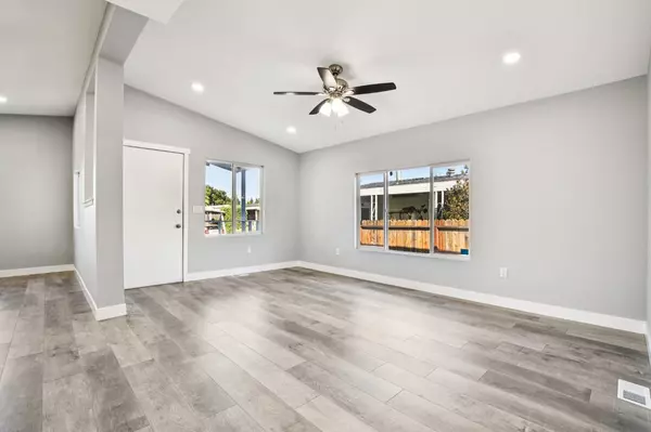 Sacramento, CA 95834,4224 Floral DR