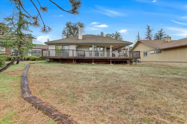 Penn Valley, CA 95946,18098 Lake Forest DR