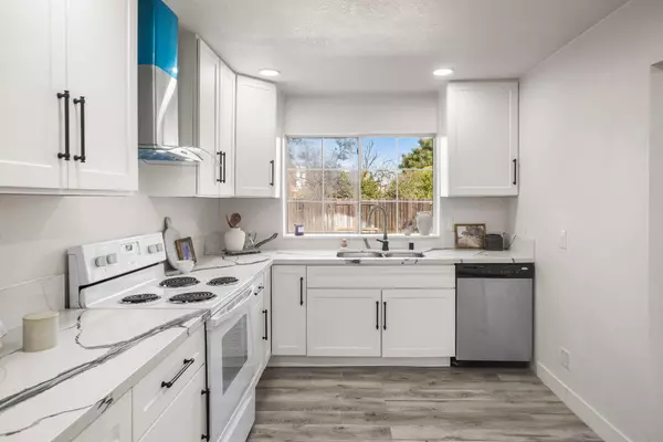 Sacramento, CA 95828,7413 Skander WAY