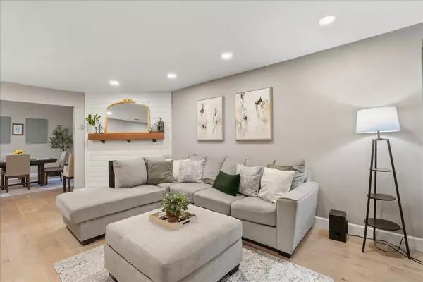 Sacramento, CA 95826,7999 La Riviera DR