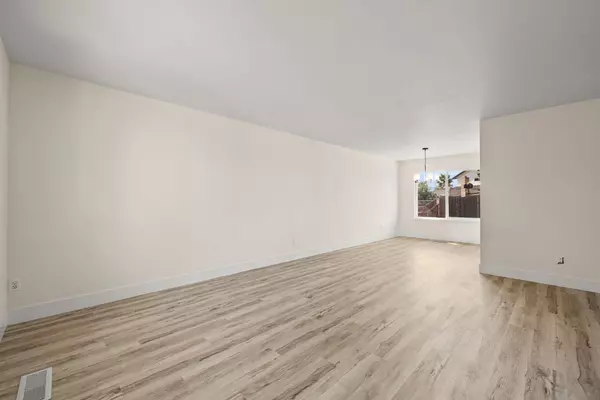 Sacramento, CA 95828,8214 Moorhaven WAY