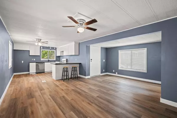 Sacramento, CA 95842,7421 Topanga LN #264