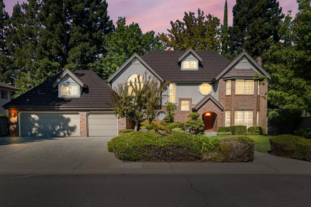 Sacramento, CA 95831,857 S Lake Front DR