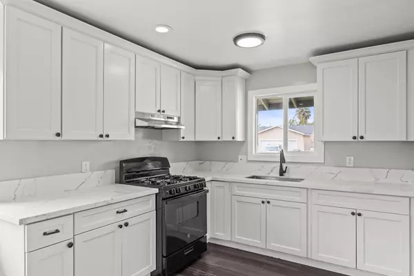 Sacramento, CA 95822,7529 Skelton WAY