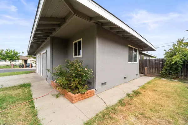Sacramento, CA 95822,7529 Skelton WAY