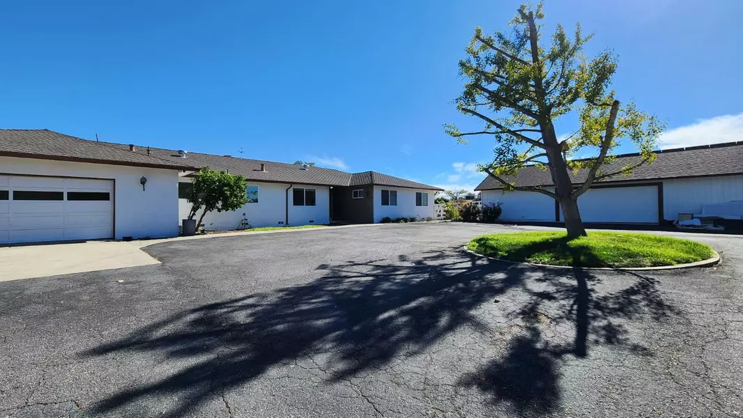 307 Mansfield RD, Hollister, CA 95023