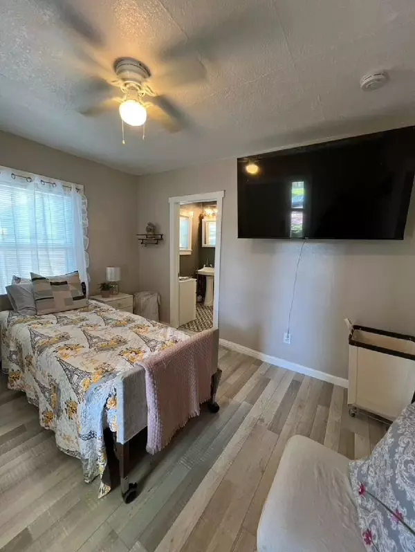 Sacramento, CA 95815,2917 Del Paso BLVD