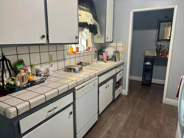 Turlock, CA 95380,913 9th ST