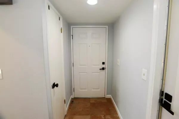 Sacramento, CA 95825,1401 Hood RD