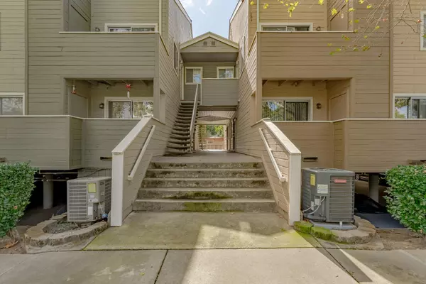 Sacramento, CA 95825,1019 Dornajo WAY #123