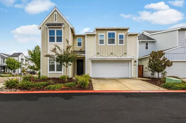 932 Farmhouse WAY, Folsom, CA 95630