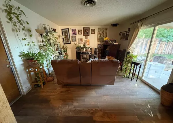 Fresno, CA 93722,3095 W Bellaire Way