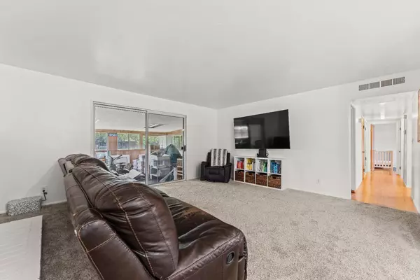 Yuba City, CA 95991,865 S Barrett RD