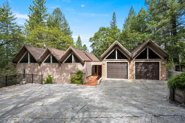 1942 Blue Bell CT, Cool, CA 95614