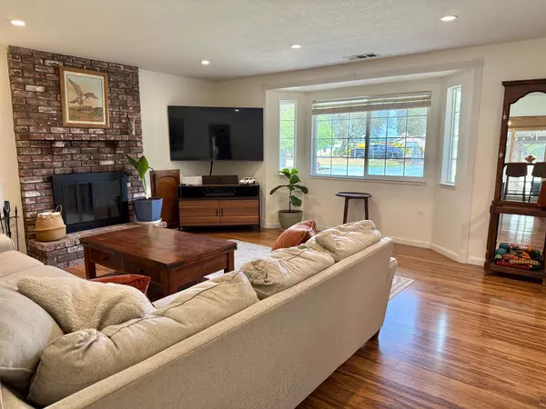 Galt, CA 95632,9790 Harvey RD