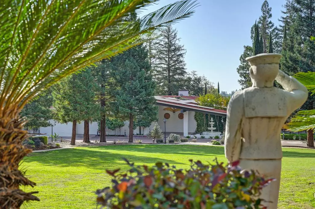 Carmichael, CA 95608,2300 California AVE