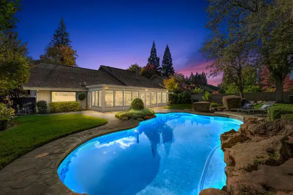 Gold River, CA 95670,11447 Forty Niner CIR