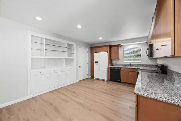 Rancho Cordova, CA 95670,2342 La Loma DR