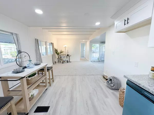 Sacramento, CA 95828,6311 Convention LN #100