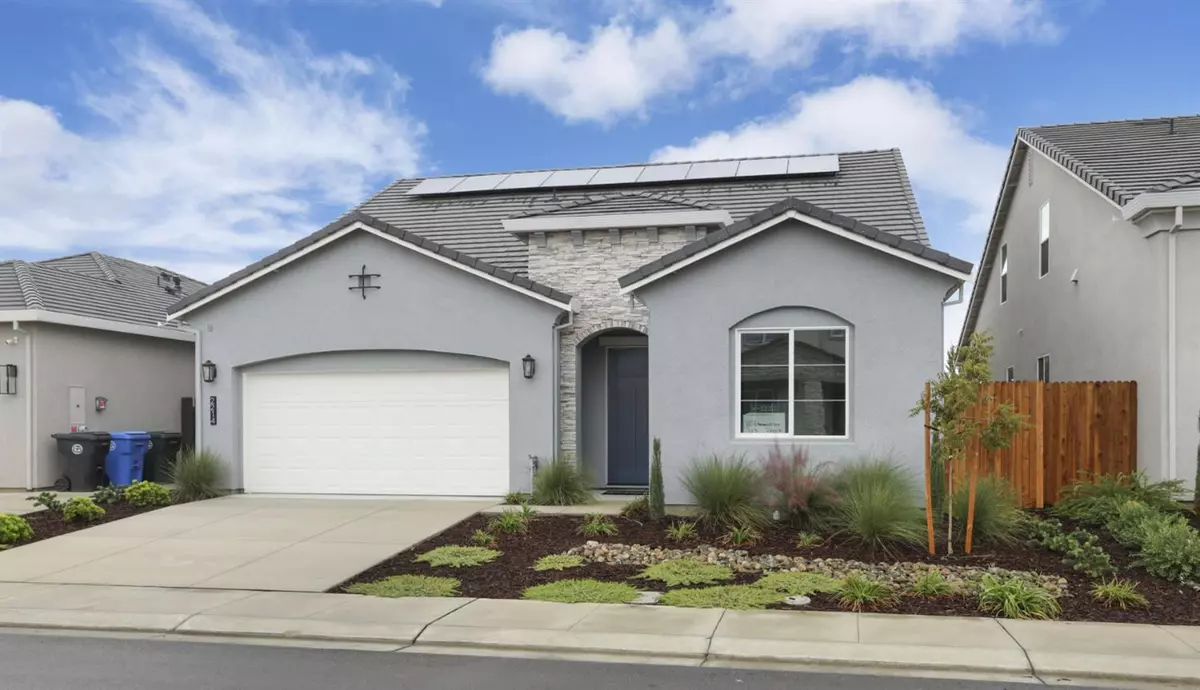 Manteca, CA 95337,2214 Paramount LN