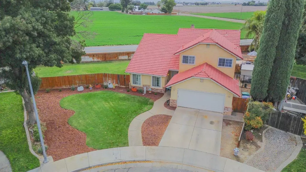 2149 McKinley CT, Los Banos, CA 93635