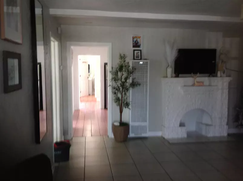 5717 E 16th ST, Oakland, CA 94621