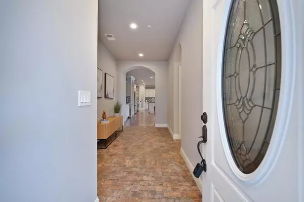 Lincoln, CA 95648,811 B ST