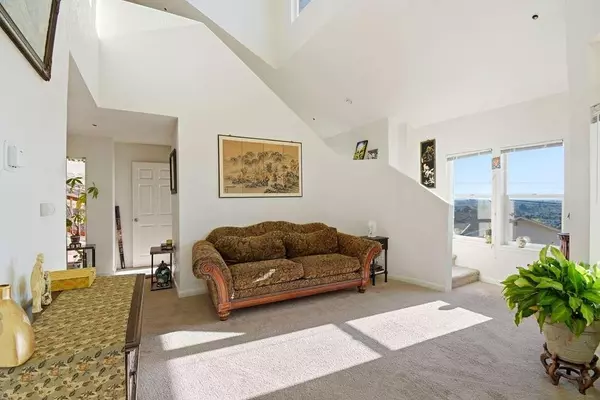 Oakland, CA 94605,9028 Burr ST