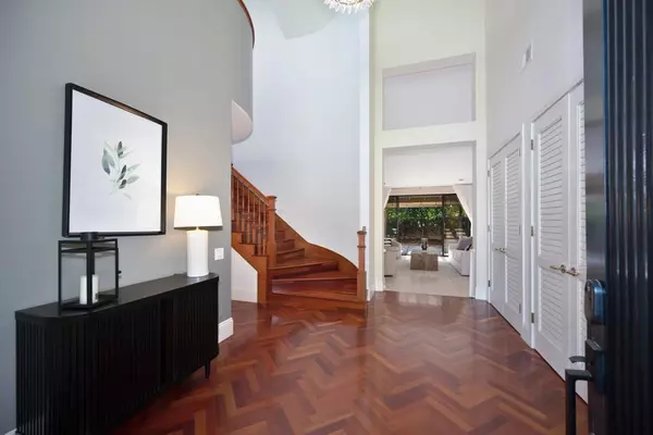 Gold River, CA 95670,11453 Huntington Village LN