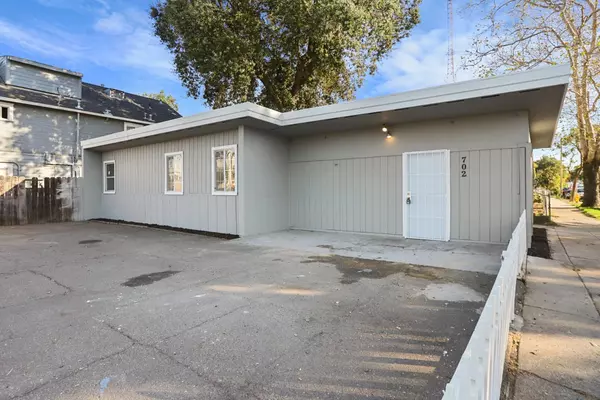 Stockton, CA 95202,702 E Oak ST