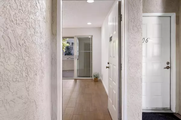 Sacramento, CA 95814,1008 P ST #1