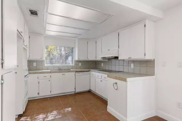 Citrus Heights, CA 95610,7889 Twin Oaks AVE