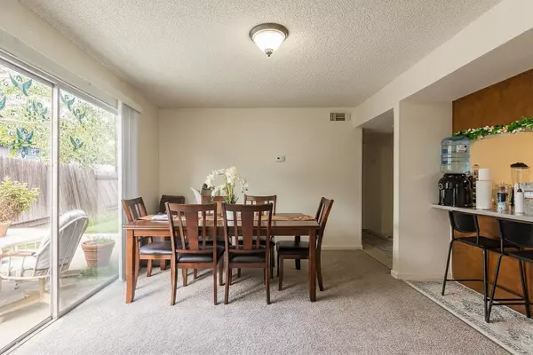 Sacramento, CA 95828,7442 Della CIR