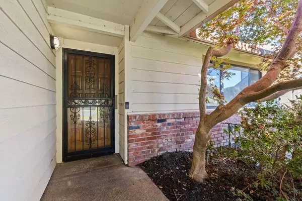 Sacramento, CA 95831,7262 Harbor Light WAY