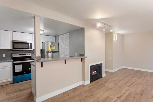 Sacramento, CA 95825,961 Fulton AVE #542