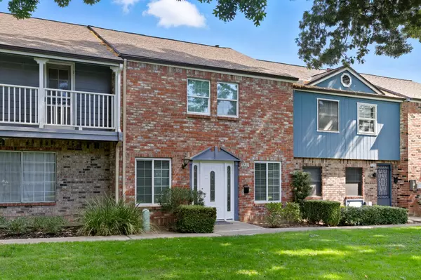 Carmichael, CA 95608,5233 Gibbons DR