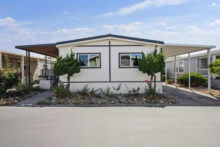 423 Chateau La Salle DR #423, San Jose, CA 95111