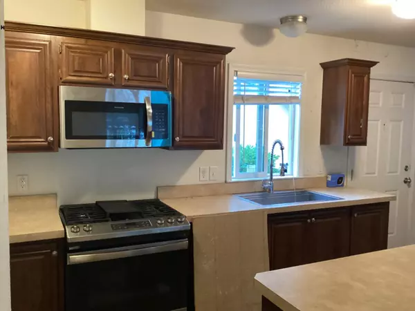 Sacramento, CA 95827,2926 Poole DR #25