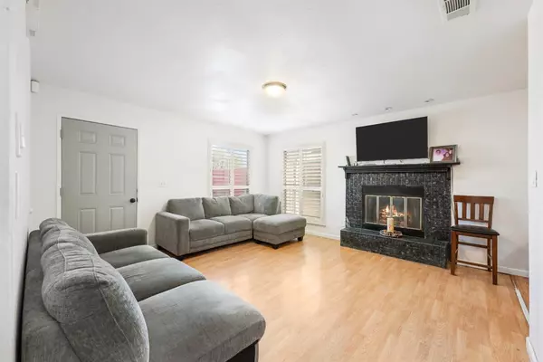 Sacramento, CA 95838,724 Santa Ana AVE