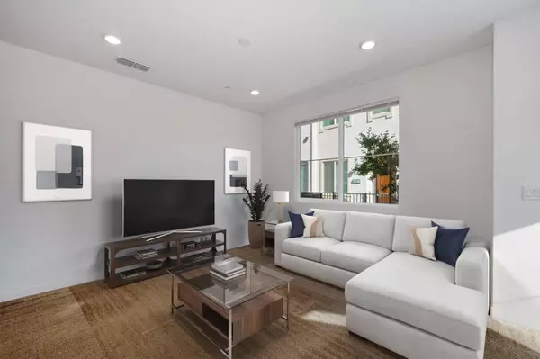 Sacramento, CA 95835,5301 E Commerce WAY #42101