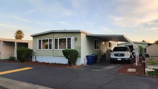 Sacramento, CA 95828,6206 Presidential LN #141