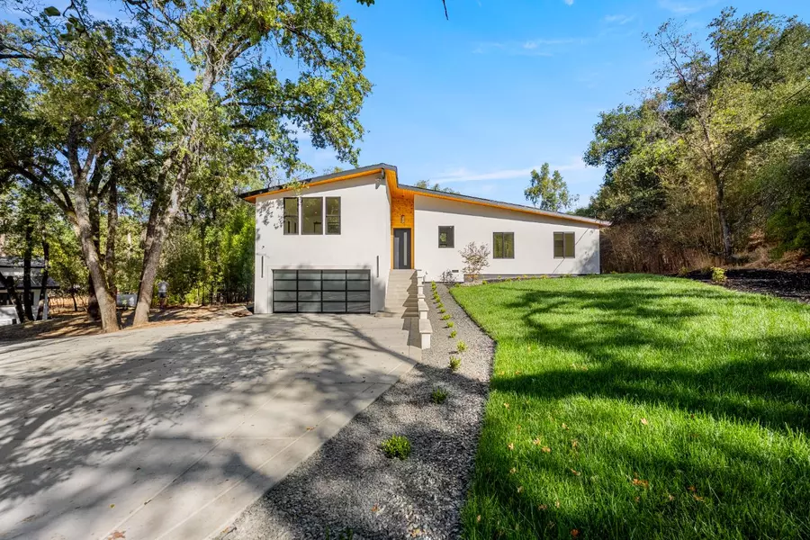 7801 Law LN, Loomis, CA 95650