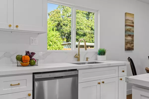 Sacramento, CA 95820,4971 48th ST